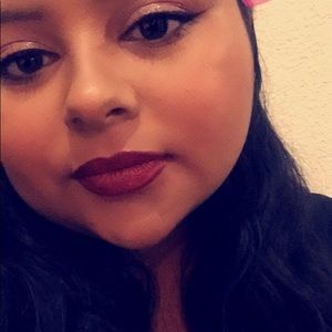 Meet your Posher, Alejandra